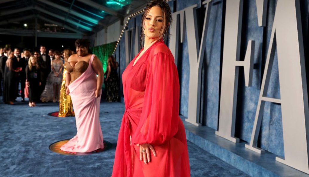RED CARPET LOOKS FOUND ONLINE